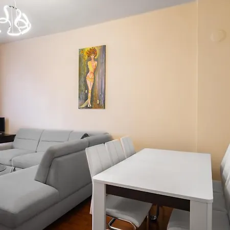 Apartment National Palace Of Culture View - Spacious 1-bd Flat Sofia