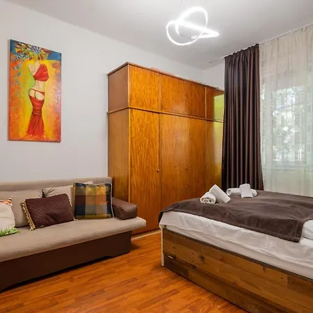 National Palace Of Culture View - Spacious 1-bd Flat